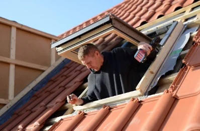 Pose de fenêtres de toit Velux à Roz-Landrieux